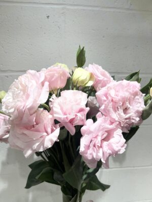 Lisanthus Bouquet - Image 3