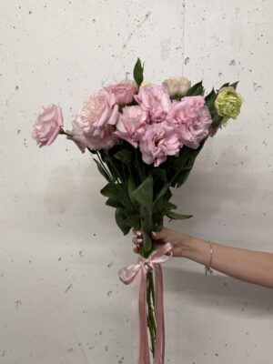 Lisanthus Bouquet - Image 2