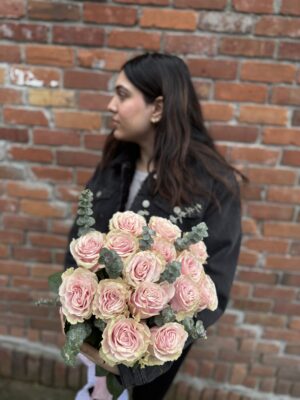 Blush Pink Rose Bouquet - Image 3