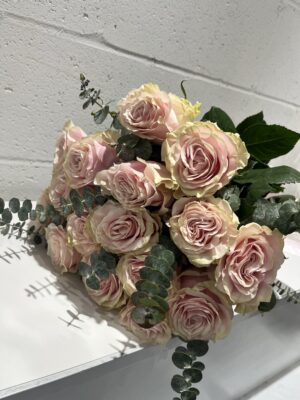 Blush Pink Rose Bouquet - Image 4