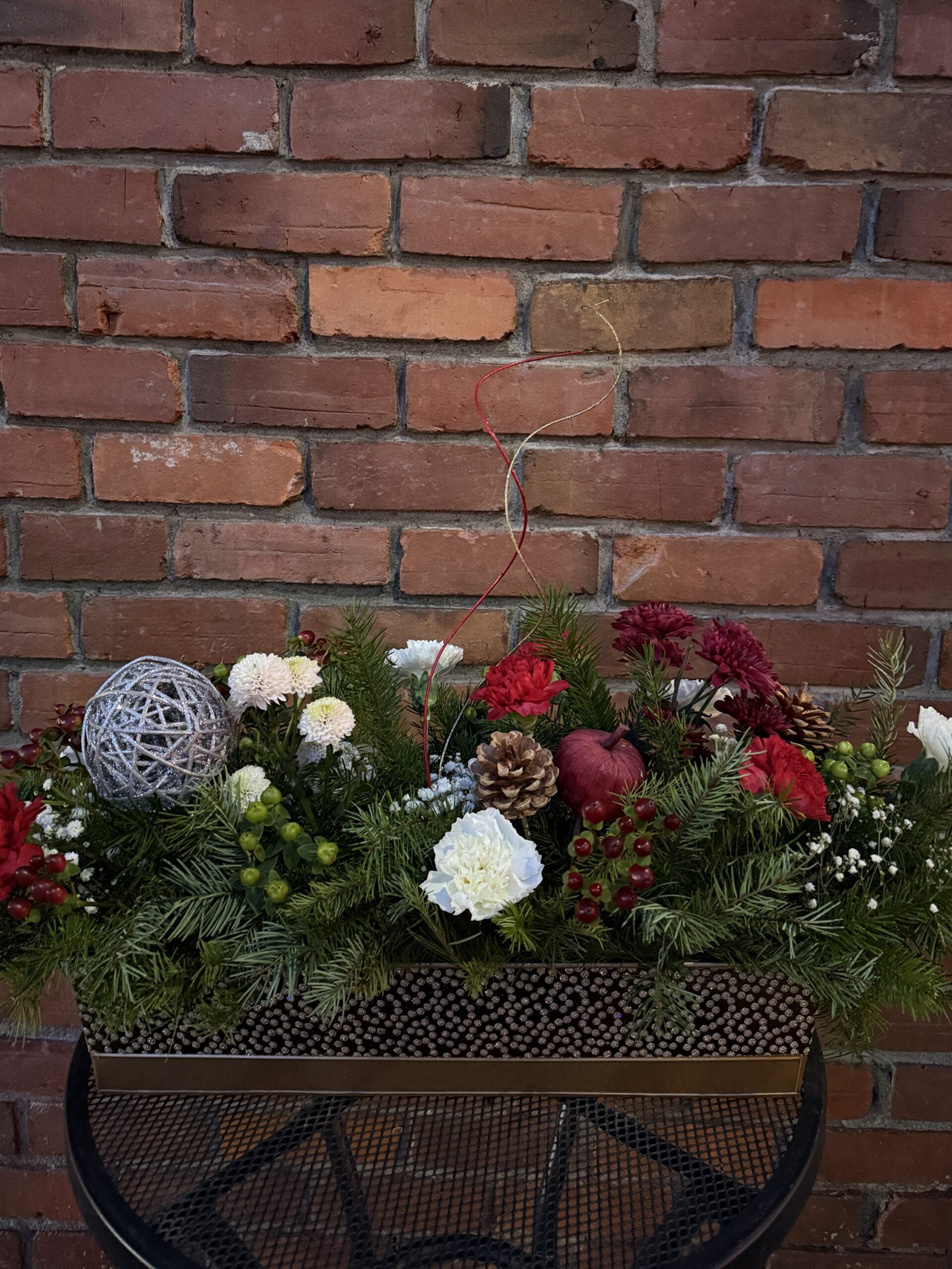 Holiday Centerpiece Large - Image 3